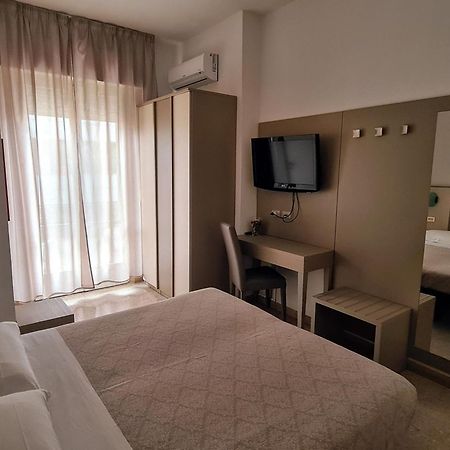 Hotel Camelia Rimini Buitenkant foto