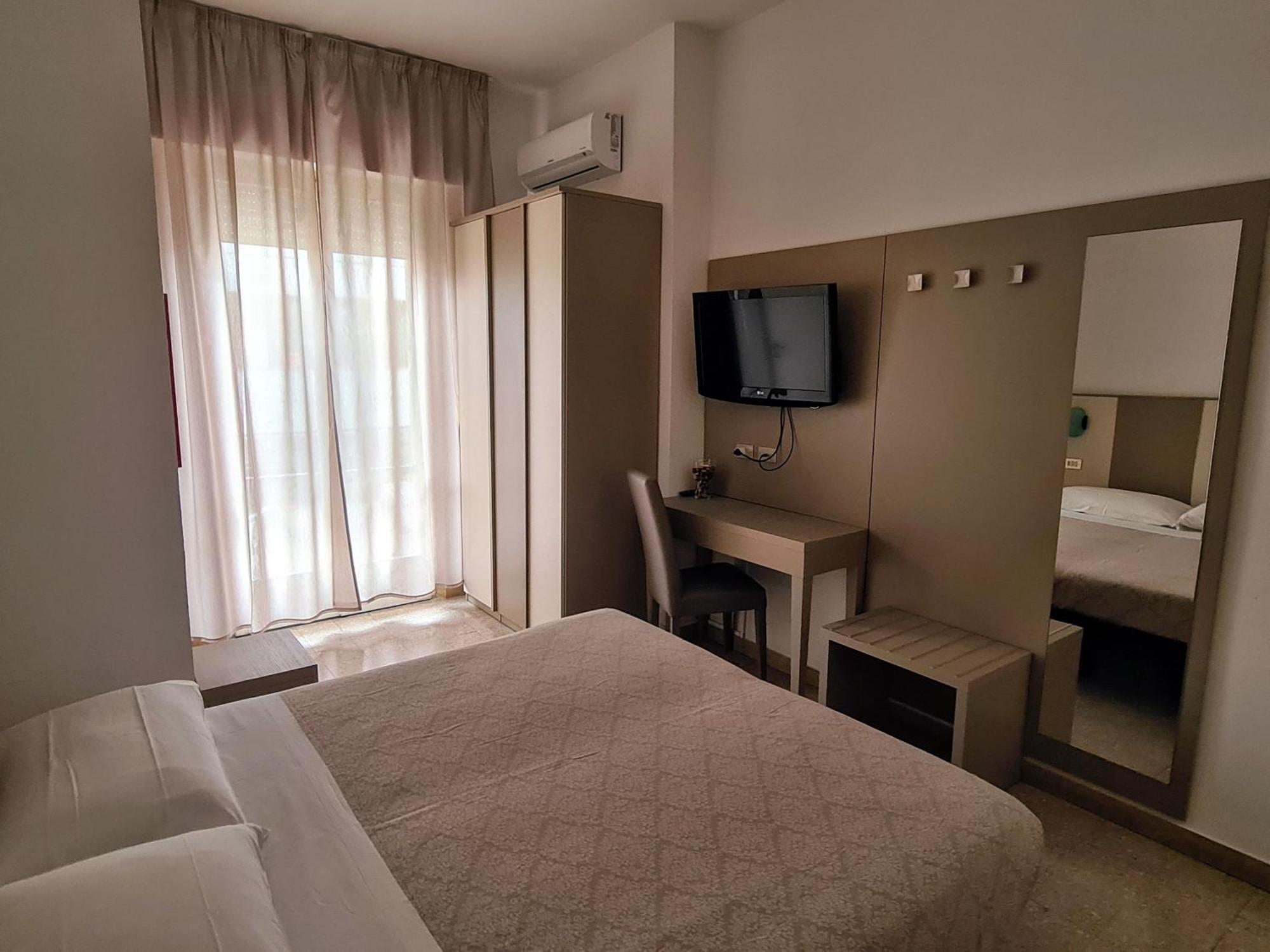 Hotel Camelia Rimini Buitenkant foto